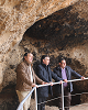 Beamonte visita las instalaciones reformadas del consultorio médico y el nuevo acceso a la Cueva de Caco de Los Fayos