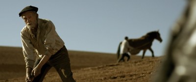El director Sergio Duce estrena este sábado el corto ‘La tierra muerta’, producido con el apoyo de la Diputación de Zaragoza
